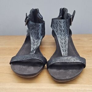 Kenneth Cole Reaction Sandals Gray Great Show 3 T Strap Back Zip Women's Size 8